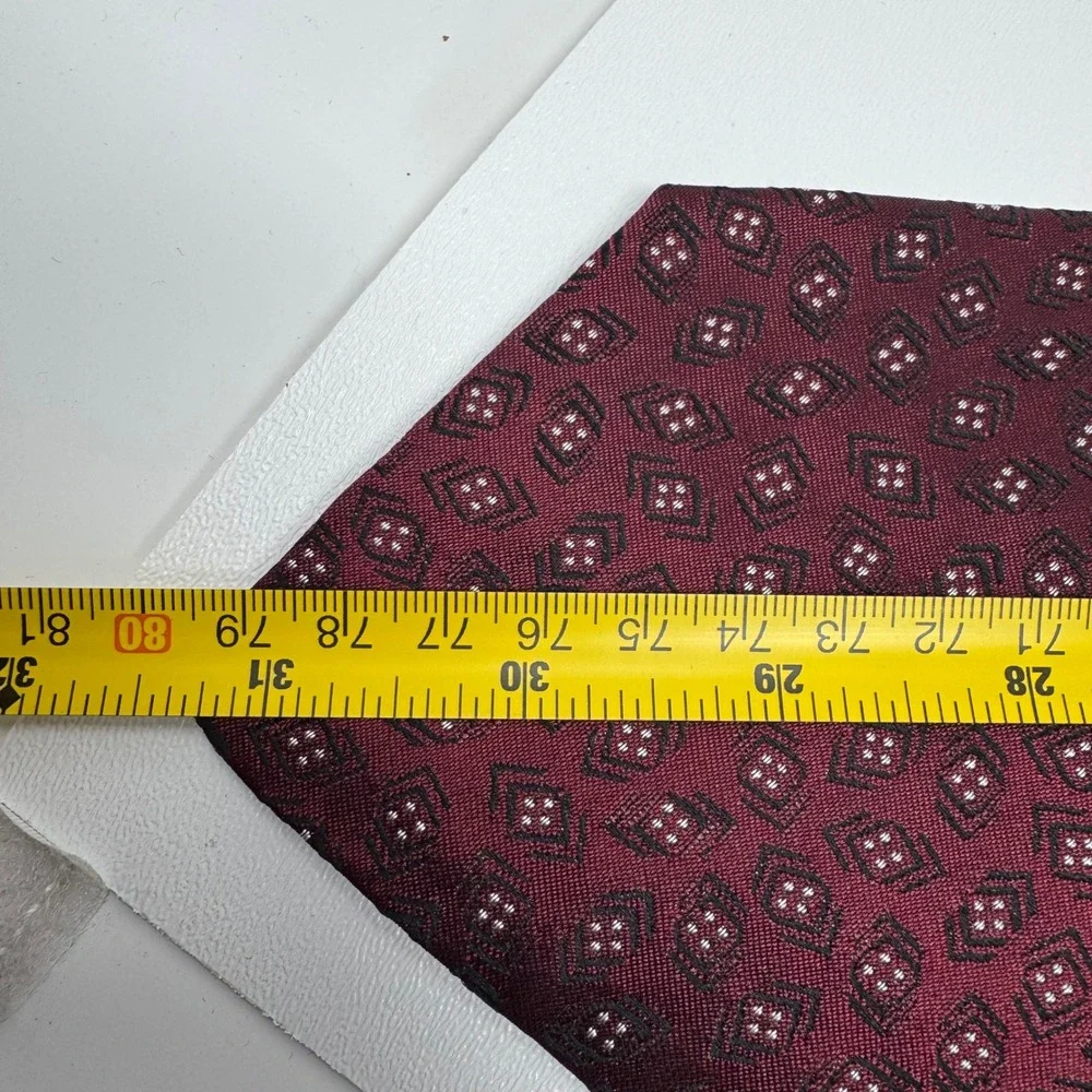 Lauren Ralph Lauren Mens Silk Tie‎ Burgundy Geometric Diamond Pattern
